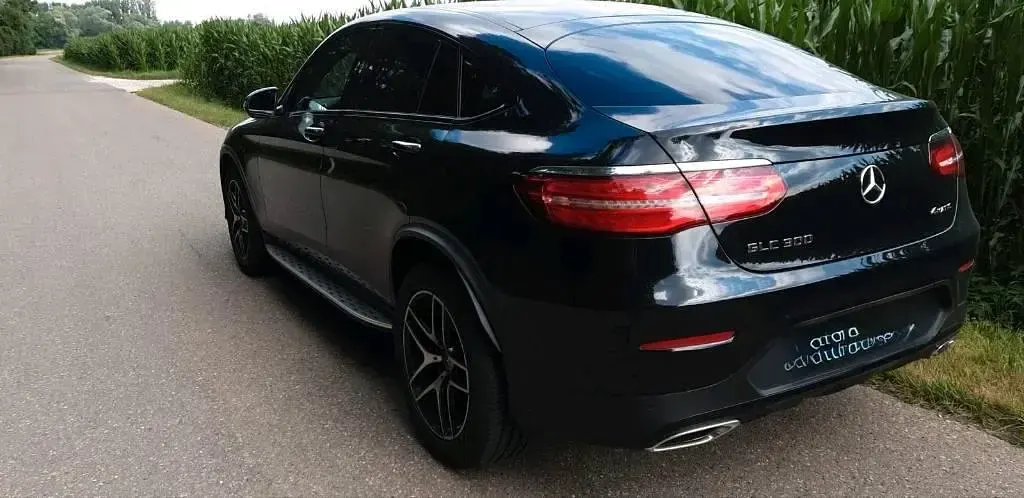 Gebraucht Mercedes GLC300 258 PS (189 kW) 2019 Schwarz SUV
