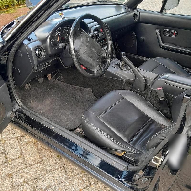 Gebraucht Mazda MX5 116 PS (85 kW) 1993 Schwarz Cabrio