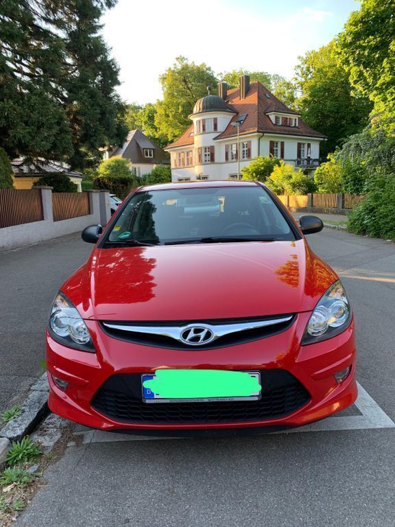 Rot Gebraucht 2010 Hyundai i30 Classic Limousine | 2.850 € (Superpreis) - Bild 1/4