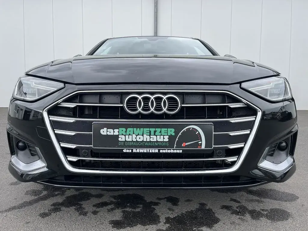Gebraucht Audi A4 Advanced 204 PS (150 kW) 2022 Mythosschwarz Kombi