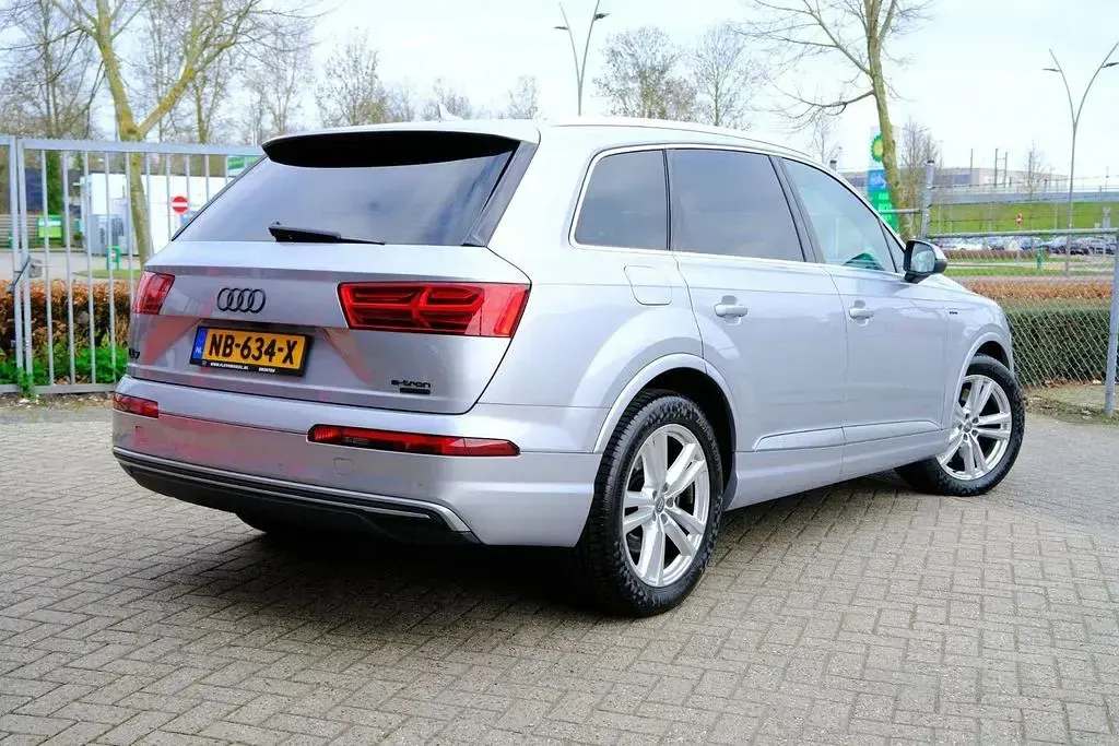 Gebraucht Audi Q7 S-Line 258 PS (189 kW) 2016 Grau SUV