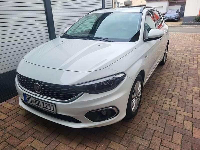 Gebraucht Fiat Tipo Easy 120 PS (88 kW) 2017 Weiß Kombi