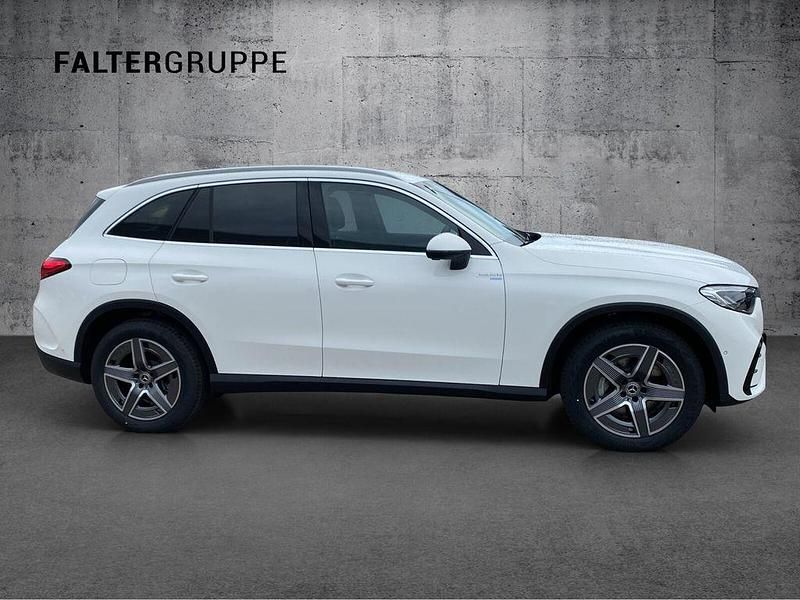 Gebraucht Mercedes GLC220 AMG 197 PS (144 kW) 2024 Polarweiß SUV