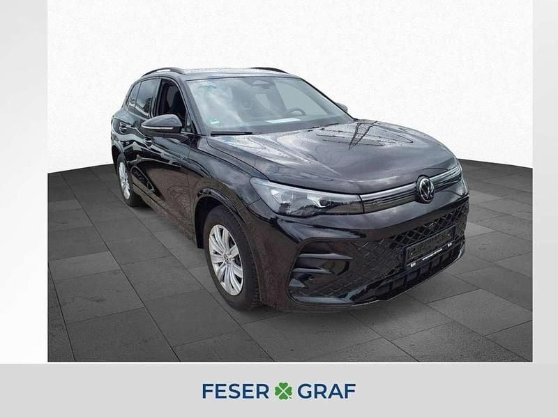 Deep black perleffekt Gebraucht 2024 VW Tiguan R-line SUV | 38.490 € (Guter Preis) - Bild 1/4