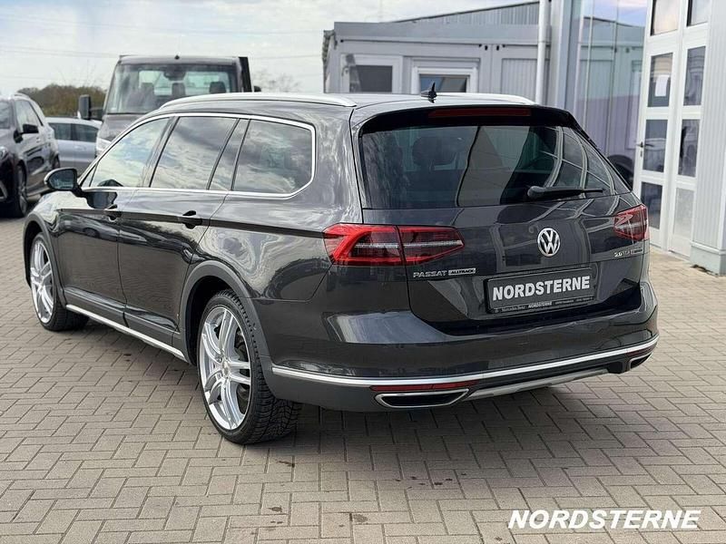 Usata VW Passat 239 CV (175 kW) 2017 Grigio Station wagon