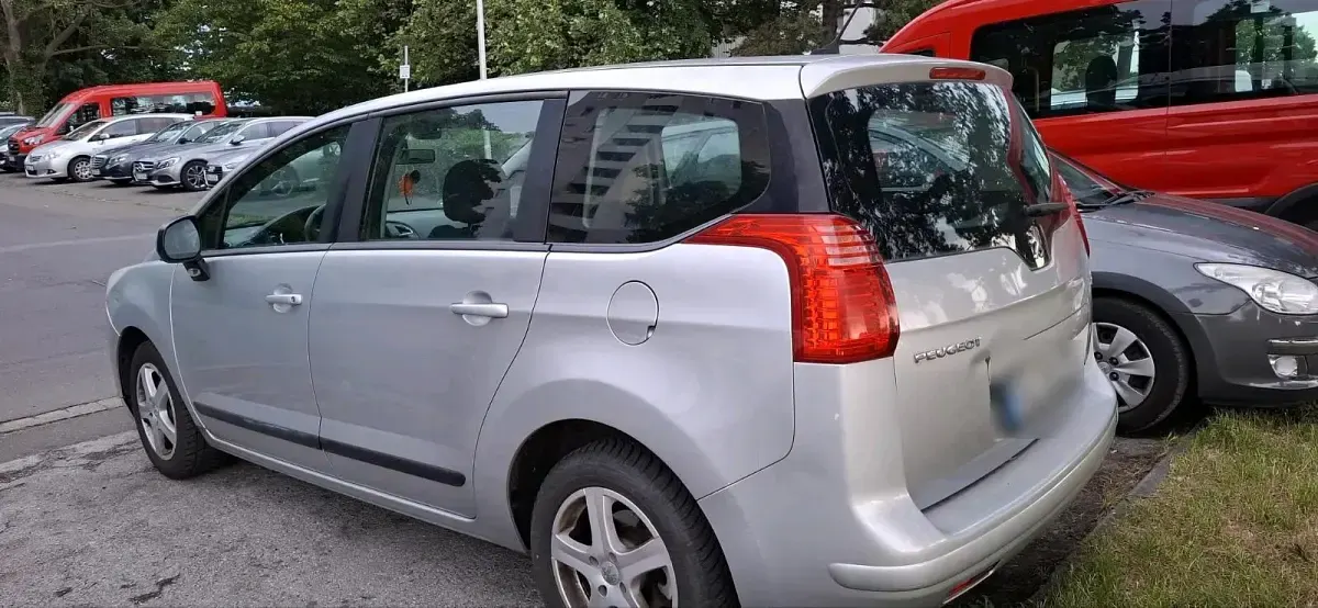 Gebraucht Peugeot 5008 140 PS (102 kW) 2010 Grau Van / Kleinbus