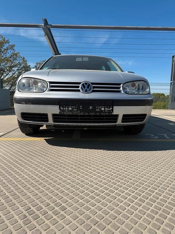 Second-hand VW Golf IV 75 CP (55 kW) 2003 Argintiu Hatchback