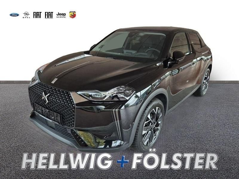 Schwarz perla nera/typ aussenv Gebraucht 2024 DS Automobiles DS3 Crossback Opera SUV | 19.990 € (Guter Preis) - Bild 1/4