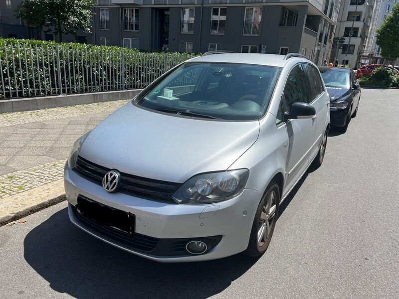 Grau Gebraucht 2012 VW Golf Plus Comfortline Van / Kleinbus | 6.800 € (Fairer Preis) - Bild 1/4
