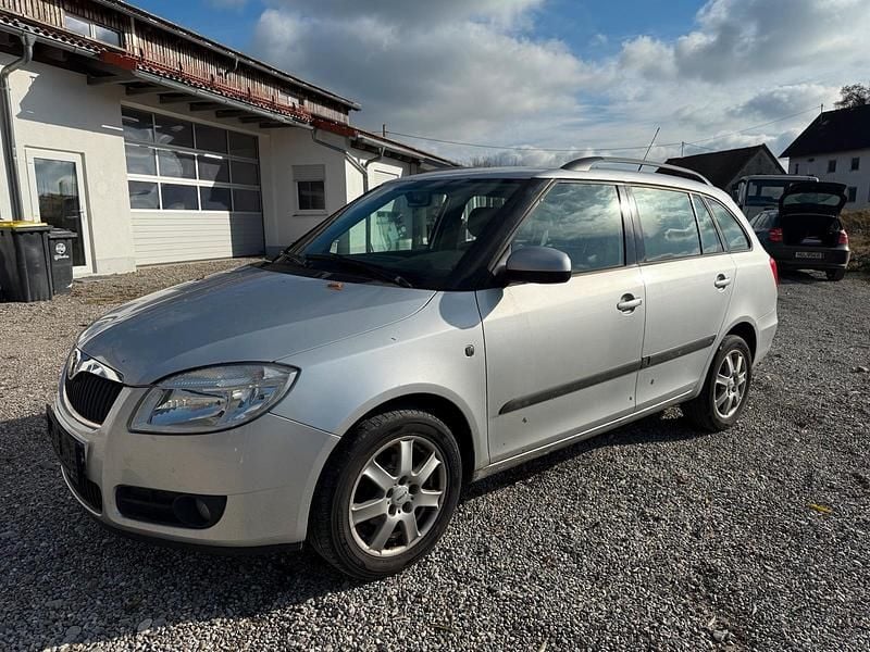 Silber Gebraucht 2009 Skoda Fabia Kombi | 1.200 € (Superpreis) - Bild 1/4