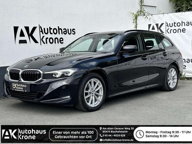 Black sapphire metallic Gebraucht 2022 BMW 320 Kombi | 29.990 € (Fairer Preis) - Bild 1/4