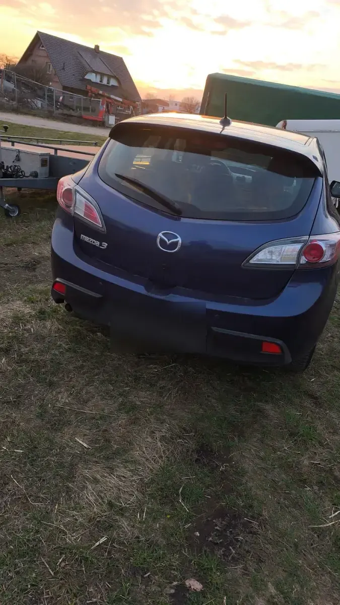 Usata Mazda 3 105 CV (77 kW) 2010 Blu Berlina