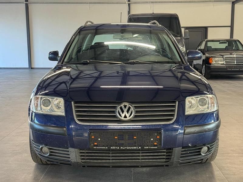 Gebraucht VW Passat 115 PS (84 kW) 2001 Blau Kombi