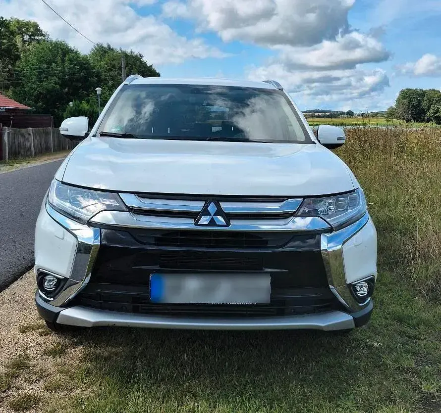 Gebraucht Mitsubishi Outlander 150 PS (110 kW) 2017 Weiß SUV