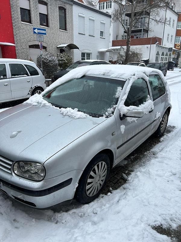 Gebraucht VW Golf IV 75 PS (55 kW) 2003 Silber Kleinwagen