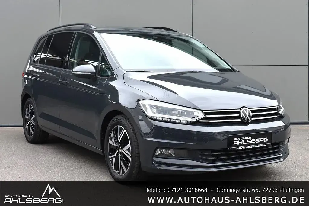 Gebraucht VW Touran Comfortline 150 PS (110 kW) 2024 Uranograu Van / Kleinbus