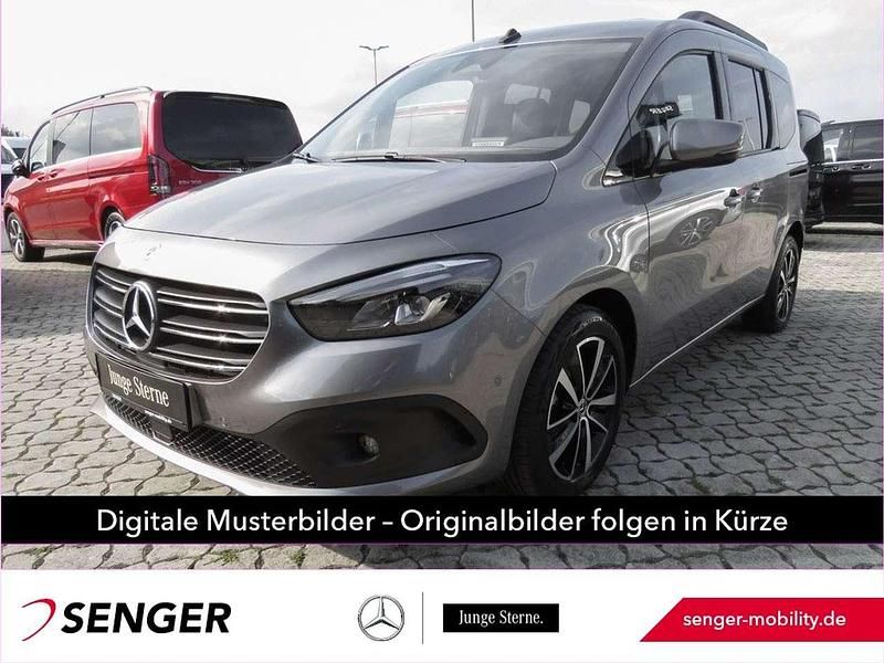 Chromitgrau Gebraucht 2024 Mercedes 180 Progressive Limousine | 33.950 € (Teuer) - Bild 1/4