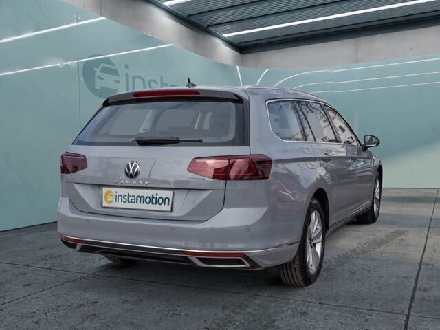 Gebraucht VW Passat R 190 PS (139 kW) 2022 Grau Kombi