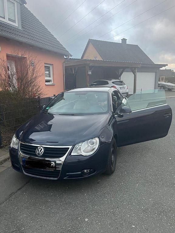 Blau Gebraucht 2006 VW Eos Cabrio | 3.900 € (Fairer Preis) - Bild 1/4