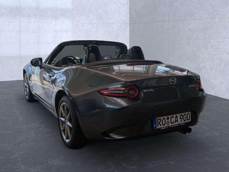 Gebraucht Mazda MX5 Exclusive-Line 132 PS (97 kW) 2025 Machine grey Cabrio