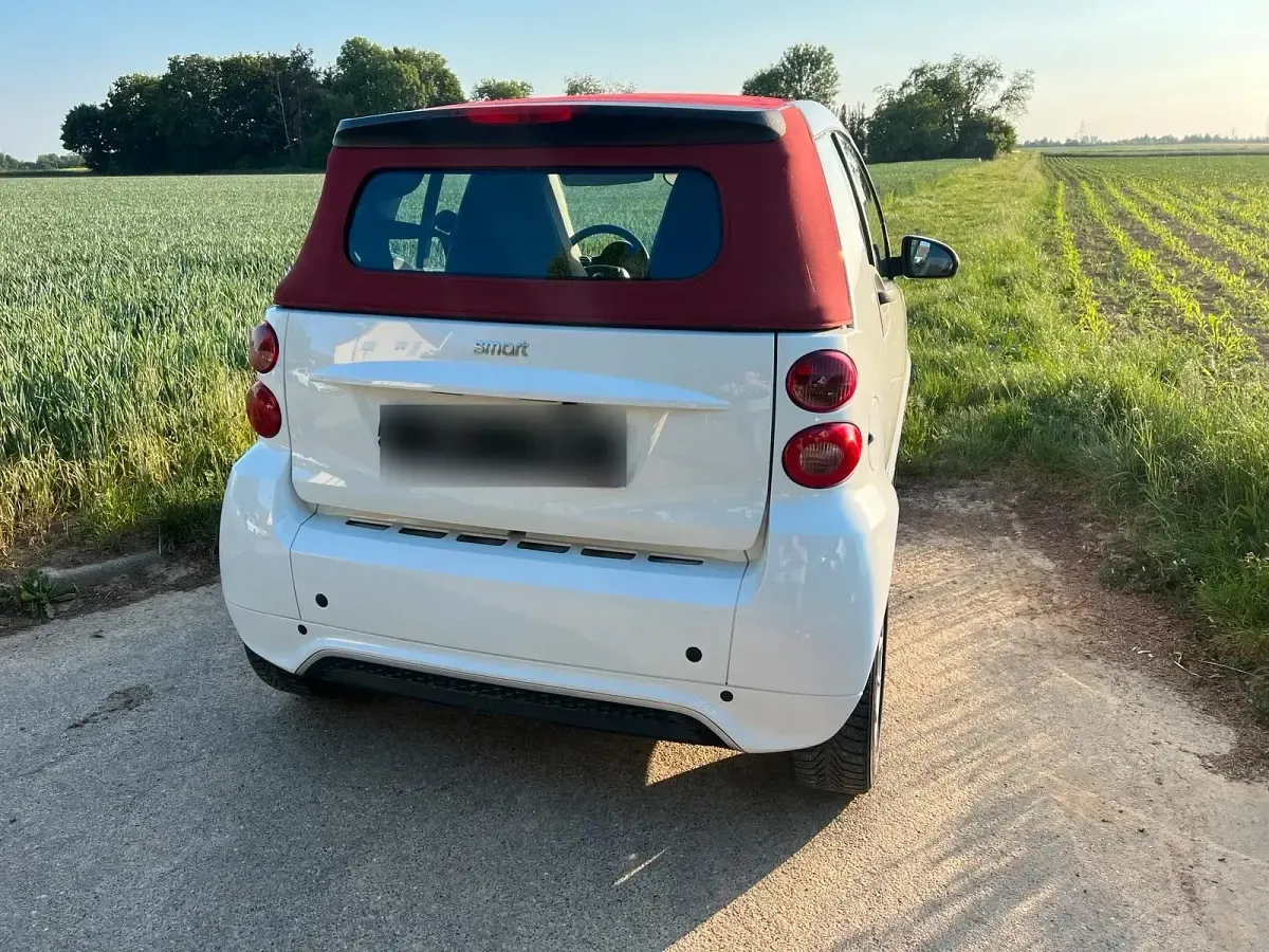 Gebraucht Smart ForTwo Cabrio 71 PS (52 kW) 2013 Weiß Cabrio