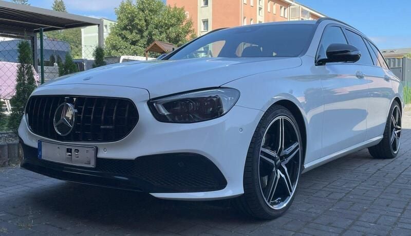 Weiß Gebraucht 2021 Mercedes E220 Avantgarde Kombi | 33.790 € (Guter Preis) - Bild 1/4