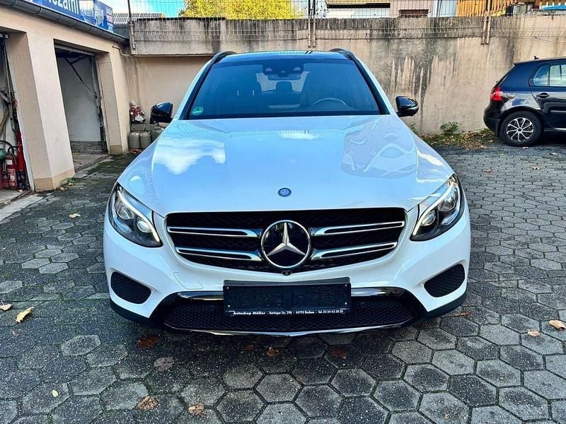 Weiß Gebraucht 2017 Mercedes GLC250 SUV | 26.500 € (Fairer Preis) - Bild 1/4