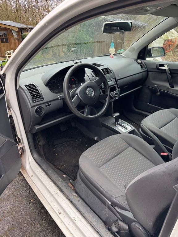 Second-hand VW Polo 75 CP (55 kW) 2003 Alb Hatchback