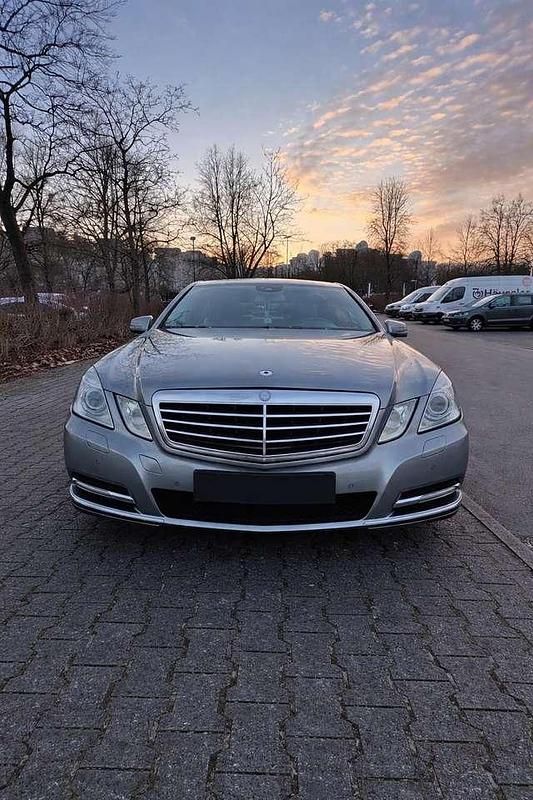 Gebraucht Mercedes E200 Avantgarde 184 PS (135 kW) 2011 Limousine