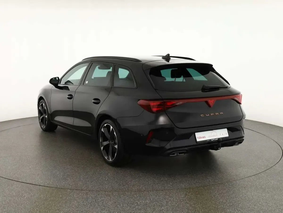 Nowe Cupra Leon 150 KM (110 kW) 2025 Czarny Kombi