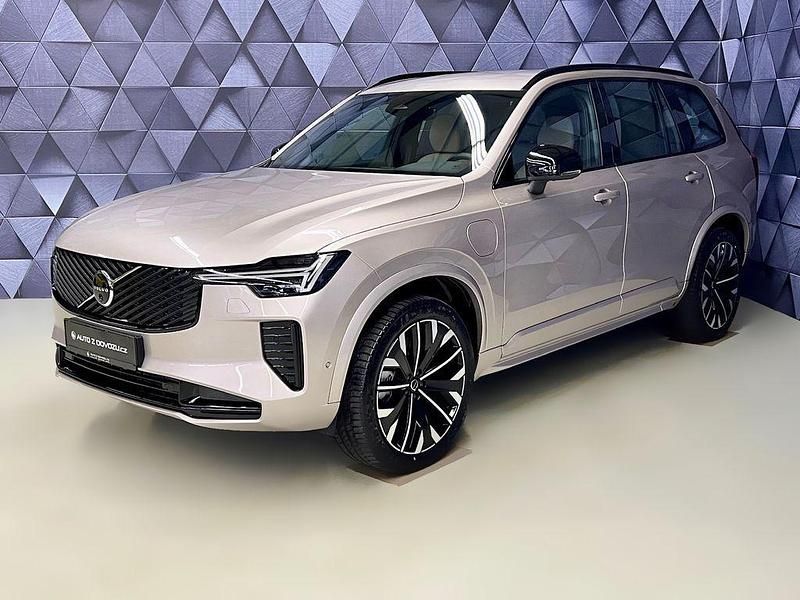 Neu Volvo XC90 Plus 455 PS (334 kW) 2026 Silber SUV