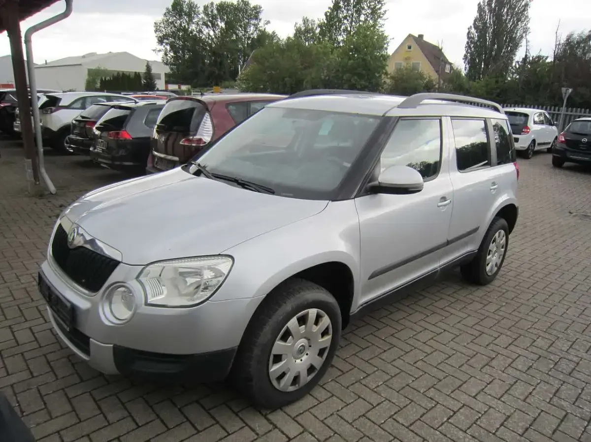 Gebraucht Skoda Yeti Plus Edition 110 PS (80 kW) 2013 Brilliantsilber metallic SUV