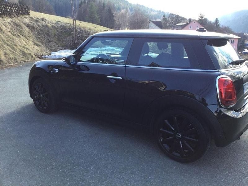 Second-hand Mini ONE 102 CP (75 kW) 2019 Negru Hatchback