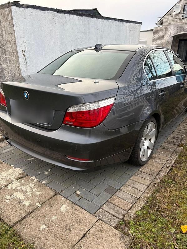 Gebraucht BMW 520 170 PS (125 kW) 2007 Grau Limousine