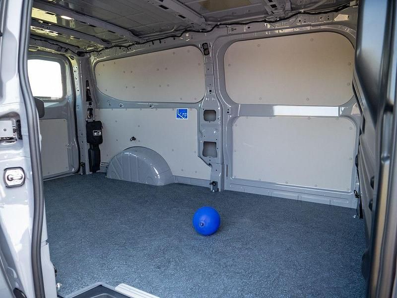 Neu VW T7 150 PS (110 kW) 2026 Grau Van