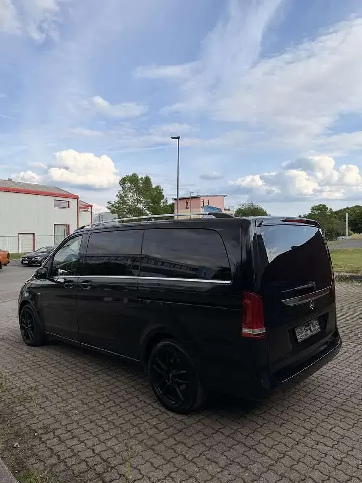 Gebraucht Mercedes V250 Avantgarde 204 PS (150 kW) 2017 Schwarz Van / Kleinbus