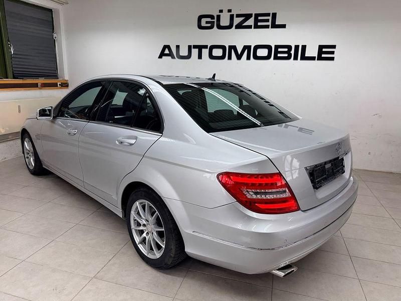 Gebraucht Mercedes C220 Avantgarde 170 PS (125 kW) 2012 Silber Limousine