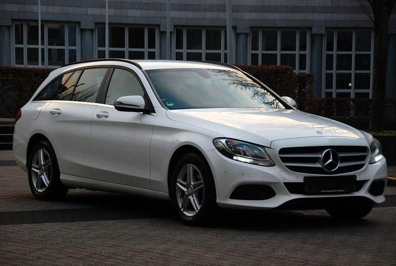 Gebraucht Mercedes C200 136 PS (100 kW) 2016 Weiß Limousine