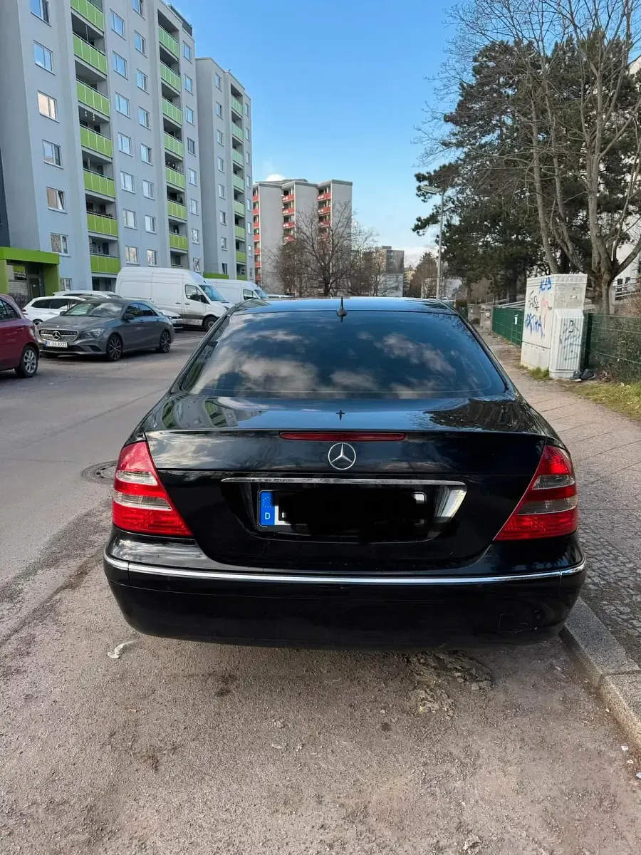 Gebraucht Mercedes E270 Elegance 177 PS (130 kW) 2002 Limousine