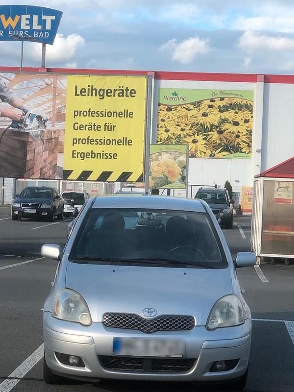 Silber Gebraucht 2005 Toyota Yaris Kleinwagen | 1.200 € (Guter Preis) - Bild 1/4