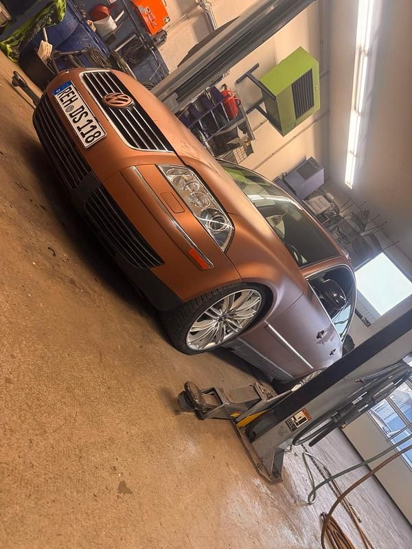 Braun Gebraucht 2002 VW Passat Limousine | 4.100 € - Bild 1/4
