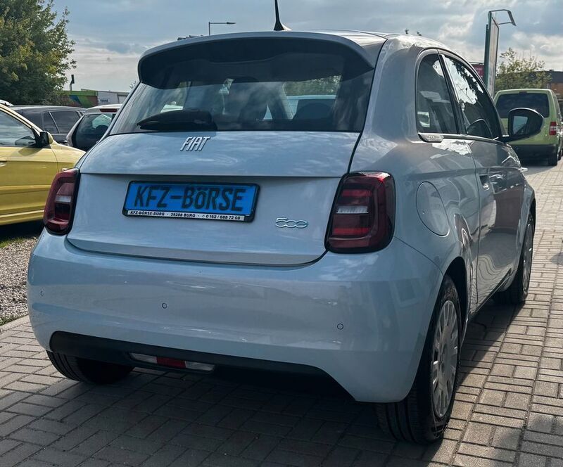 Gebraucht Fiat 500e Icon 86 kW (118 PS) 2021 Blau Kleinwagen