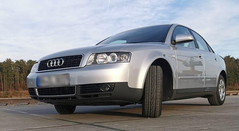 Gebraucht Audi A4 130 PS (95 kW) 2002 Silber Limousine