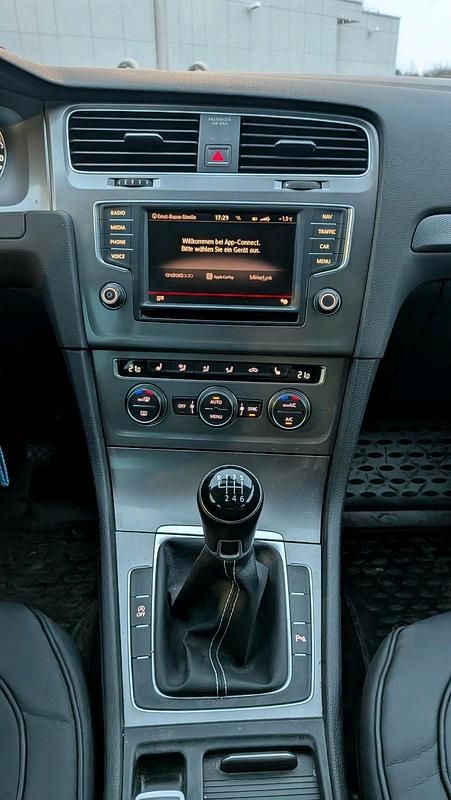 Gebraucht VW Golf VII LOUNGE 150 PS (110 kW) 2015 Grau Kombi