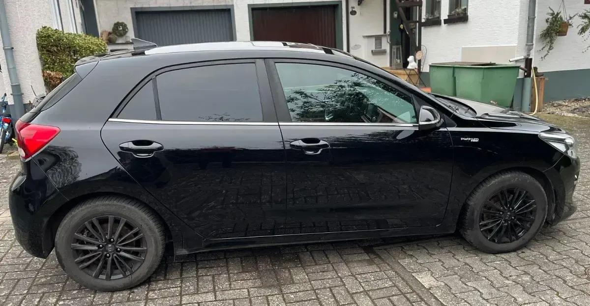 Gebraucht Kia Rio Platinum Edition 120 PS (88 kW) 2019 Schwarz Kleinwagen