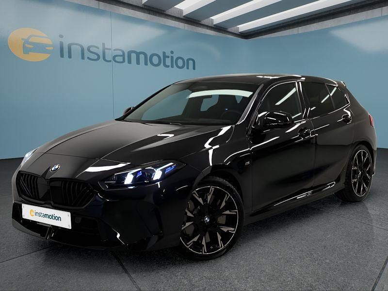 Schwarz Gebraucht 2025 BMW 120 M Sport Kleinwagen | 43.449 € - Bild 1/4