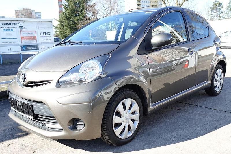 Gebraucht Toyota Aygo Cool 68 PS (50 kW) 2014 Bronze Kleinwagen