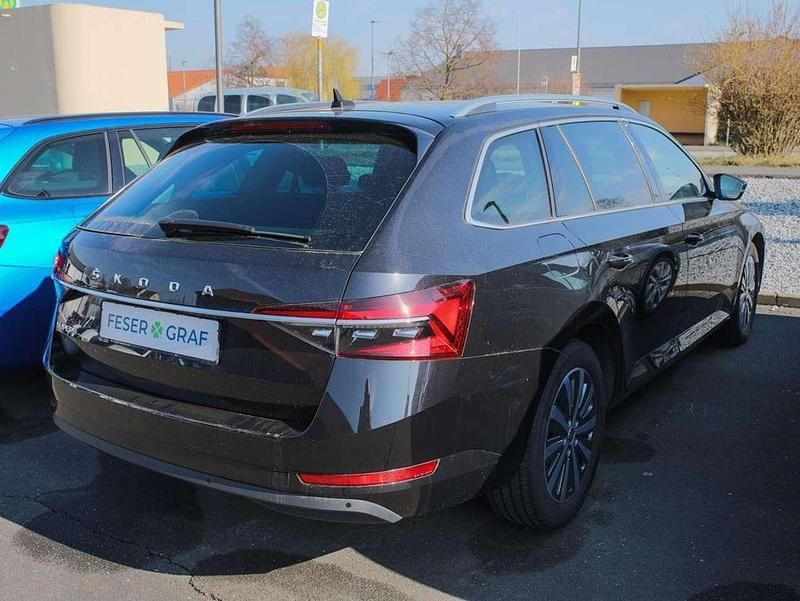 Gebraucht Skoda Superb Style 150 PS (110 kW) 2021 Schwarzmagic perleffekt Kombi