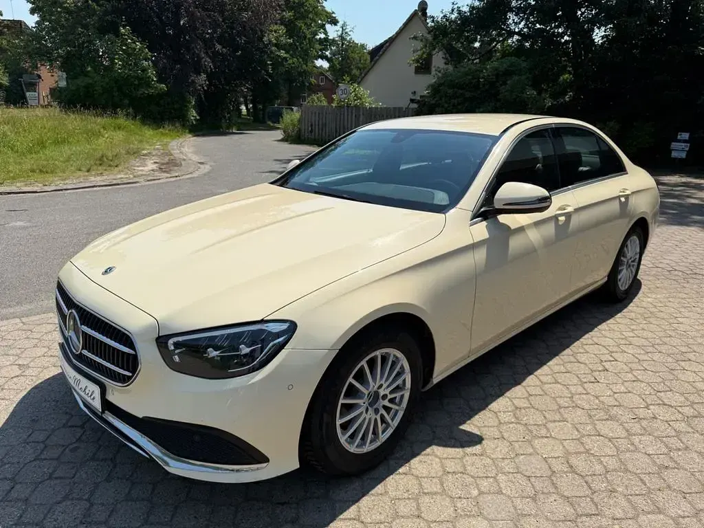Gebraucht Mercedes E200 160 PS (117 kW) 2023 Beige Limousine