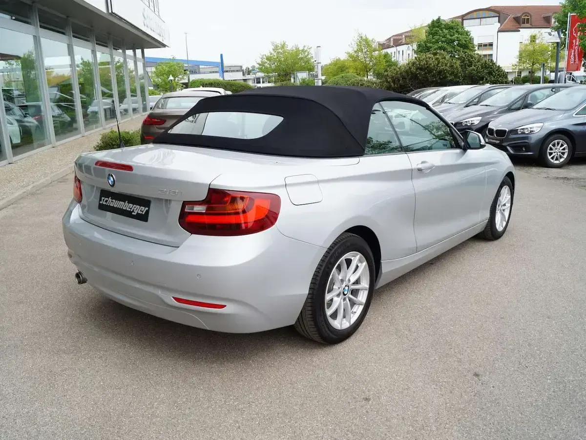 Gebraucht BMW 218 136 PS (100 kW) 2017 Glaciersilber Cabrio